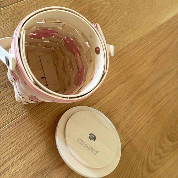 Longaberger 2002 whitewashed American Cancer Society small basket with handles - Picture 2 of 5